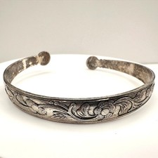 Vintage Silver Tone Floral Hand Bracelet Engraved Boho Statement Jewelry 90s Y2K