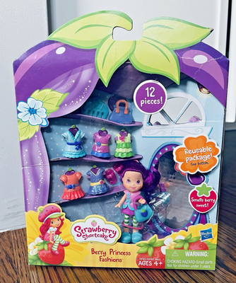 Strawberry Shortcake Berry Fashions Plum Pudding 3  Brushable Doll Figure Set