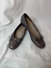 vintage Salvatore Ferragamo women s ballerina shoes size6 1/2AA round toe Italy