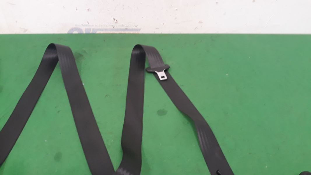 Maserati GranTurismo 2015-2015 Front Right Seat belt retractor
