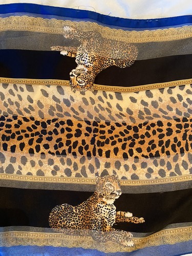 2 LEOPARDENDRUCK KUNSTSCHALS 1 MARK HALSTON III EIN UNBESCHRIFTET REALISTISCH SEIDIG ACC - Bild 17 von 24