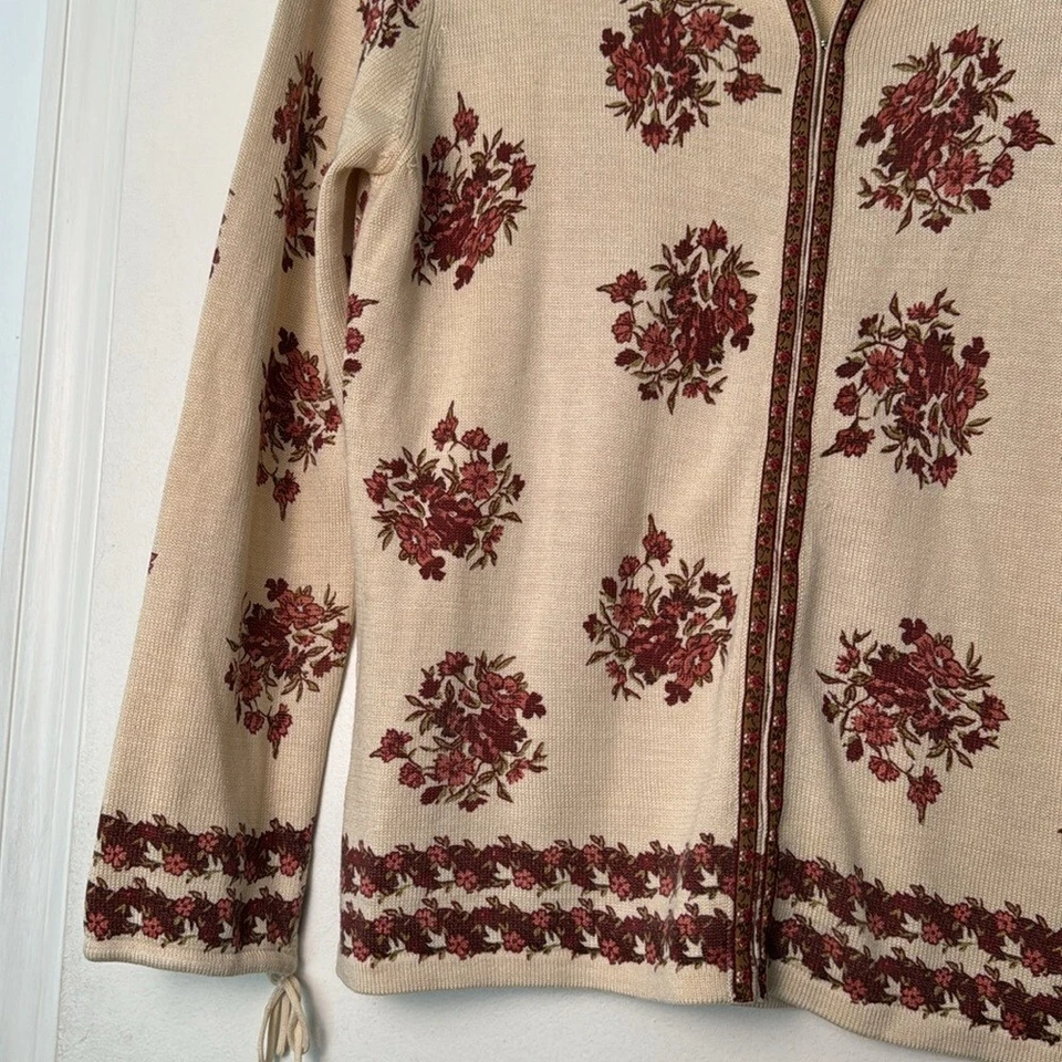 Anthropologie Odille Silk & Cotton Blend Ivory and Red Cardigan Size Medium - Изображение 2 из 4