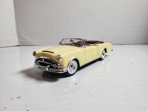 Welly 1953 Packard Caribbean Convertible 1/24 Diecast