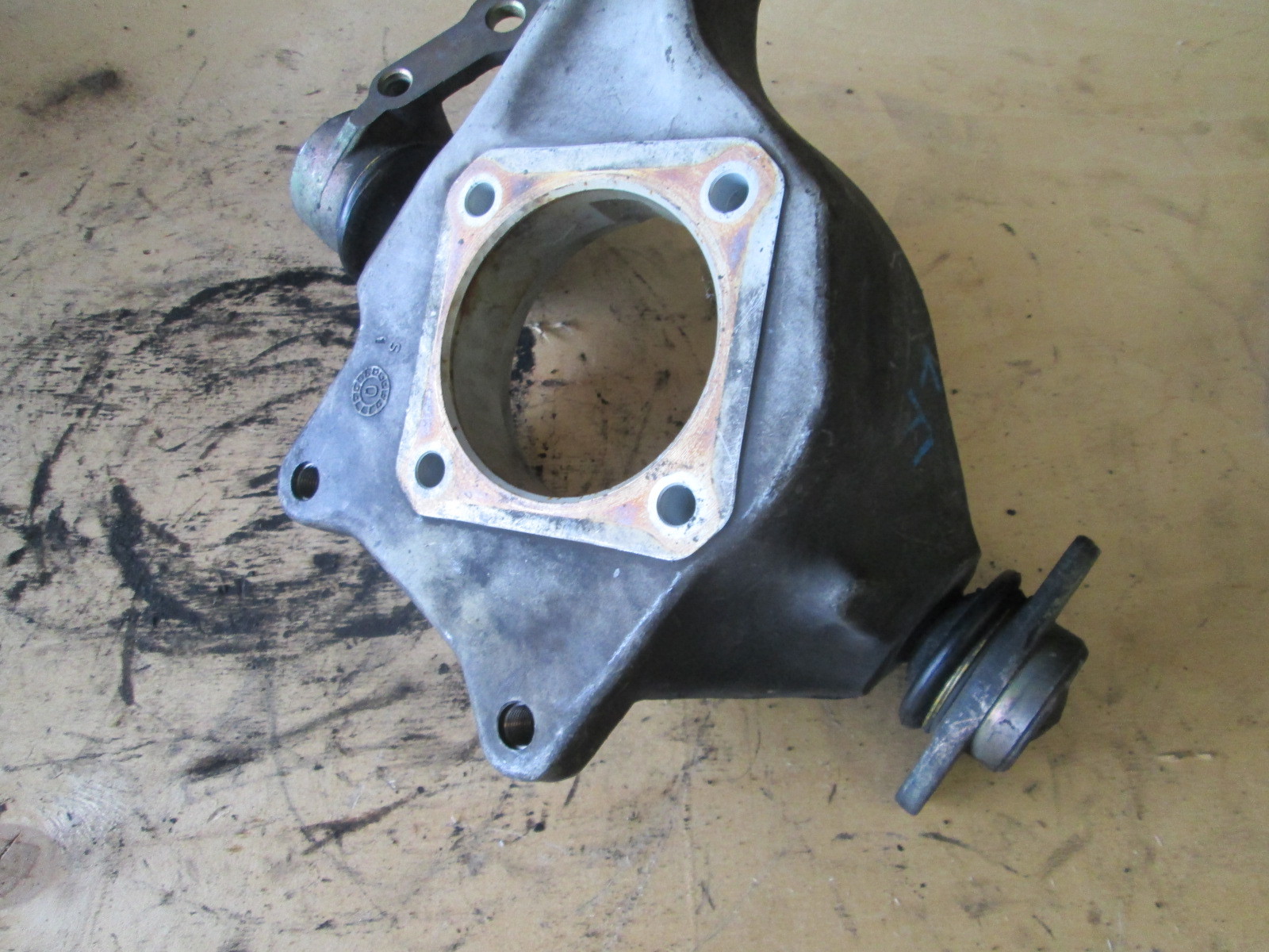 Ferrari 456 GTA  LH Front Hub  / Knuckle / Spindle  USED  # 179544