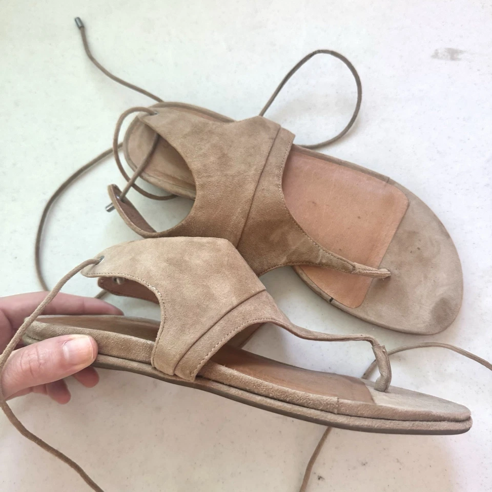 Sandalias Gentle Souls Mira de gamuza con cordones punta tanga tostadas talla 9 Foto 2 de 4