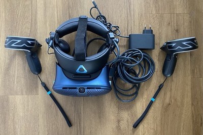 HTC Vive Cosmos Virtual Reality-System - Blau/Schwarz