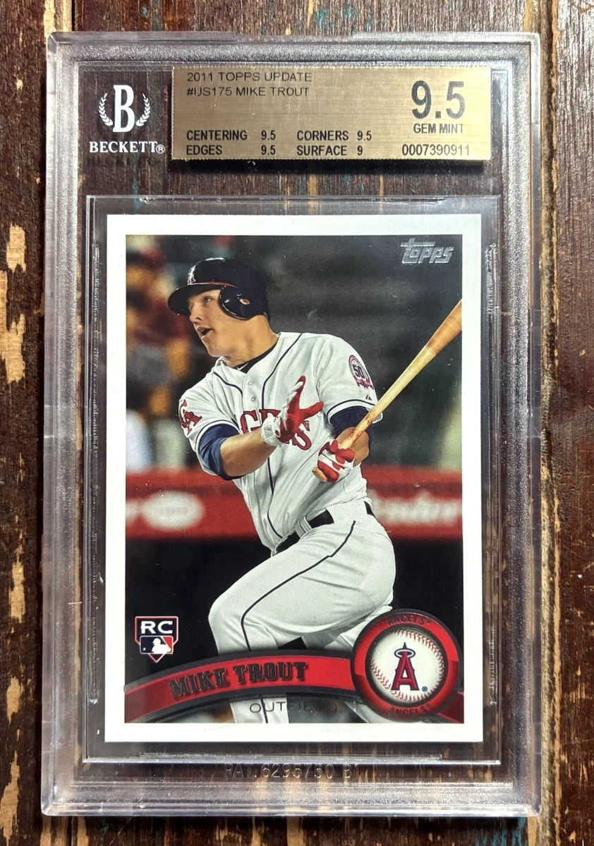 レア 2016 Topps マイク・トラウト 切手レリック CSG 9.5 初見:マイク・トラウトのカバーアスリートのサインカード✍️ 元