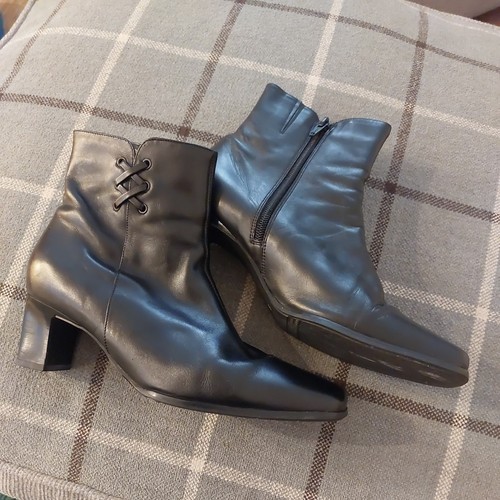 Stivaletti K by Clarks neri in pelle con tacco jordan uk 5 - Foto 1 di 6