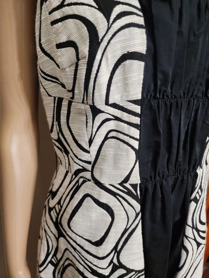 Женское платье-футляр LIDA BADAY размер 12 черно-белое жаккардовое без рукавов вечернее - Изображение 2 из 4