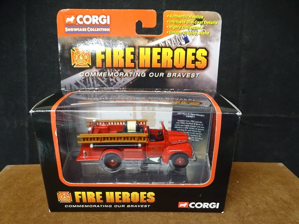 1953 MACK B OPEN PUMPER FIRE ENGINE; BOSTON FIRE DEPT. 1:70 SCALE CORGI DIECAST - Image 2 of 4