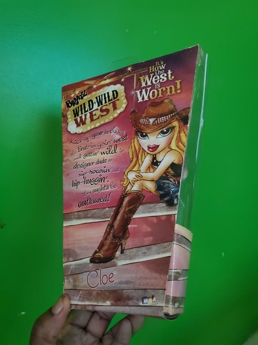 Bratz Wild Wild West Cloe Doll with Cool Cowgirl Accessories! MGA NEW in Box - Picture 4 of 5
