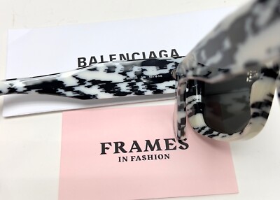 BALENCIAGA AUTHENTIC PARIS Zebra Stripe 0072 Unisex  display picture 3