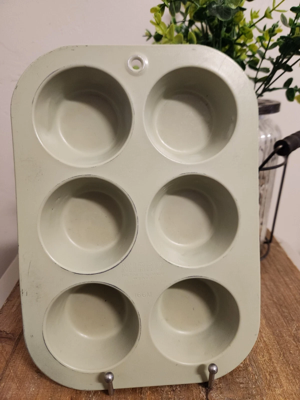 Vintage MIRRO Metal Aluminum 166M Avocado Green Muffin Cupcake Pan 6 Cup Cake +