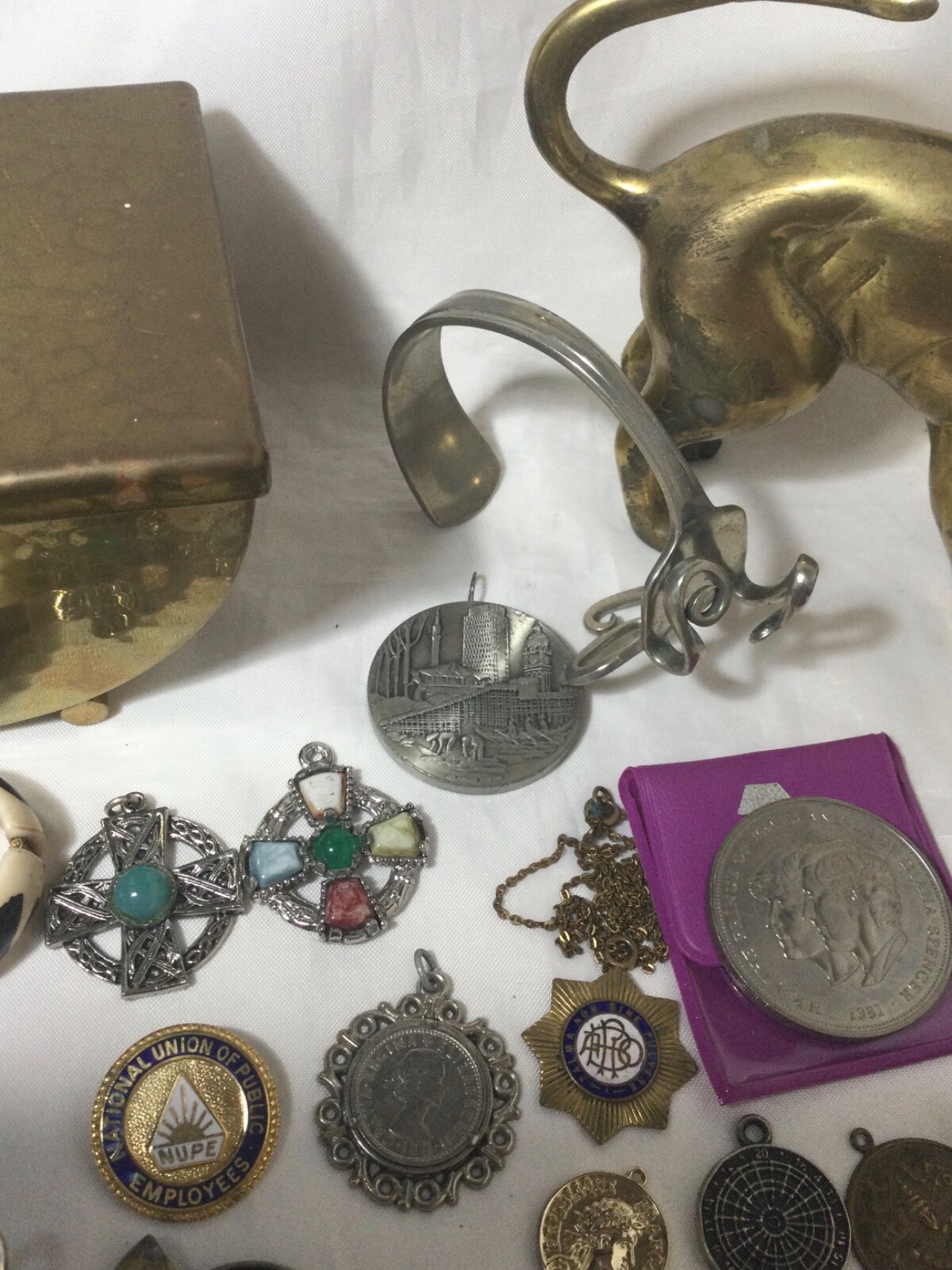 JOBLOT VINTAGE CURIOS TRINKETS COLLECTABLES COINS UNUSUAL ITEMS