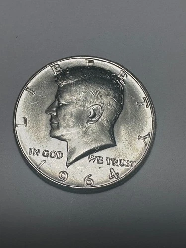 1964 KENNEDY HALF DOLLAR. 90% SILVER. FIRST YEAR. FREE SHIPPING! UNCIRCULATED