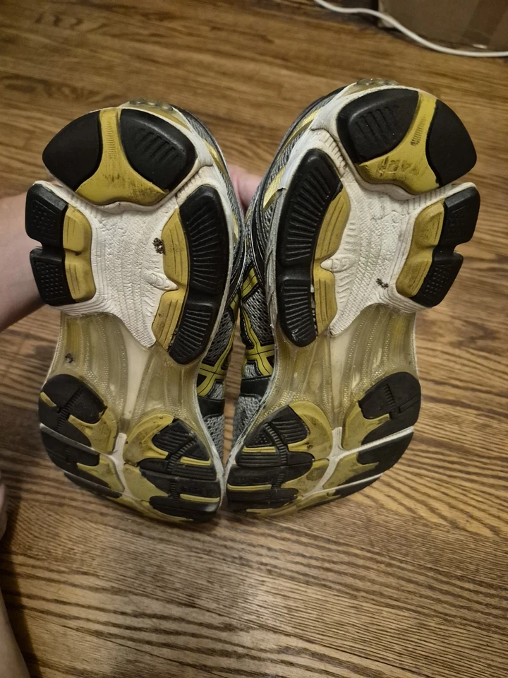 Zapatos para hombre ASICS Gel Kayano 17 talla 11 dorado metálico Foto 4 de 4