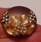 Vintage clip on floral Earrings w/ faux pearls & clear rhinestones marked Leru — photo 6