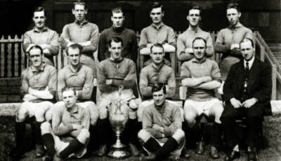 H Chambers and others of Liverpool team group in 1923 Soccer OLD PHOTO