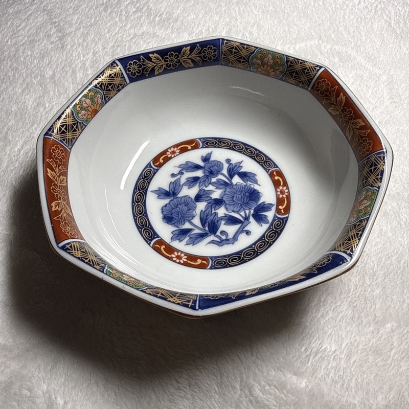 antique  octagonal Japanese Imari porcelain bowl 6” by Rinsai Kiln of Arita ware