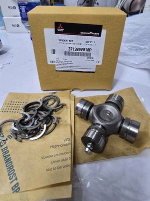 37138W010P Spider Kit Propeller Shaft Frnt For Mitsubishi Triton