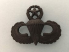 US ARMY MASTER PARATROOPER BLACK SUBDUED 1 1/2 USA MADE ARMY ISSUE BADGE