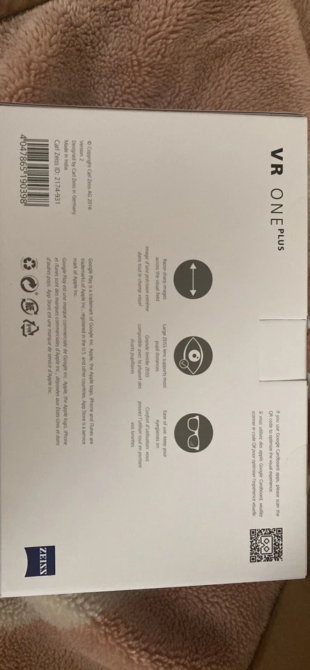 ZEISS VR ONE Plus Virtual Reality Headset - Image 3 of 3