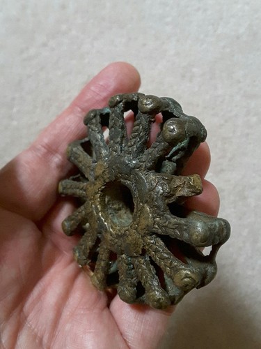 A SPECTACULAR DOGON SUN PENDANT - Picture 7 of 7
