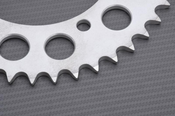 Couronne Renthal 42 dents pas 520 Kawasaki 421-520-42T-SI pour moto racing 2000-2004
