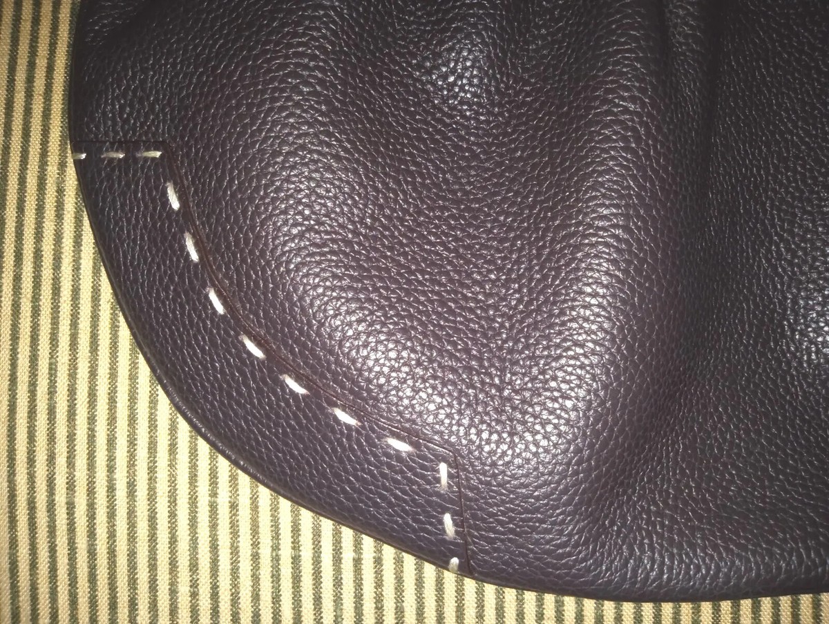 BCBG MAXAZRIA BLACK LEATHER PURSE U-SHAPE 10.5