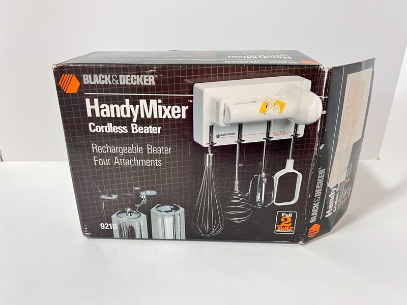 1987 Black & Decker  Handy Mixer Cordless Beater Model 9210 New Open Box USA