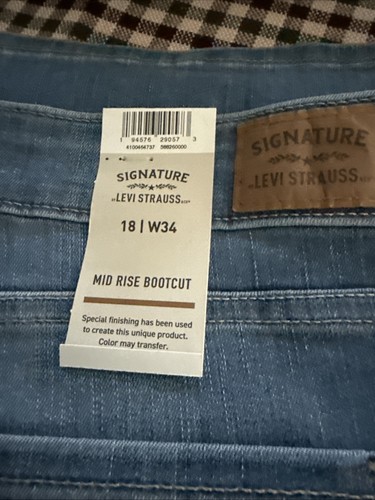 Signature By Levi Strauss Women's Mid-Rise Stretch Boot Cut Shaping Jeans 18/W34 - Picture 4 of 17