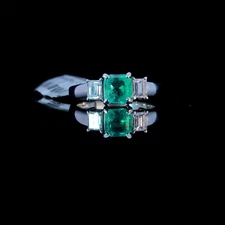 158923 - .99 ctw emerald and diamond ring