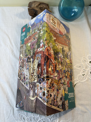 Heye 2000 Piece Puzzle Street Parade HY29926 Peter Knorr Doro Gobel  & Poster