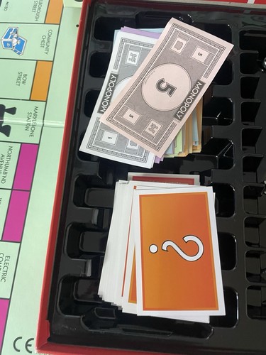 Juego de mesa Monopoly Fast Dealing Property Trading edición 2021 Hasbro completo - Imagen 9 de 9