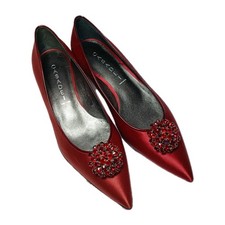Eleganti décolleté Casadei in raso con spilla impreziosita colore rosso balle...