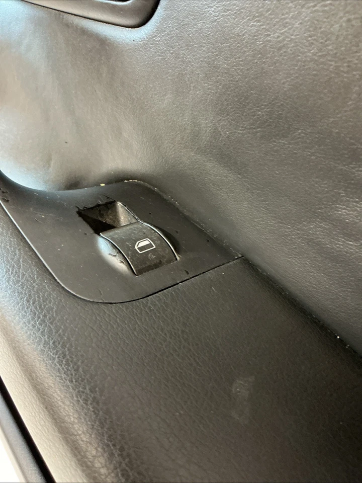 04-08 Panel puerta pasajero Audi S4 Quattro FR Foto 4 de 4