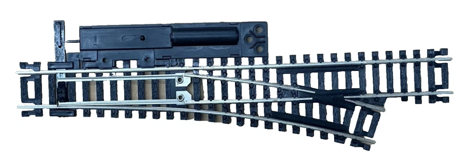 8 MANUAL  ATLAS R/H CUSTOM-LINE HO SCALE NICKEL SILVER #4 TURNOUTS - FREE SHIP - Image 2 of 3