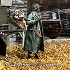 W.Britain 25257 U.S. Infantryman Standing, Raincoat over Equipment Britains 