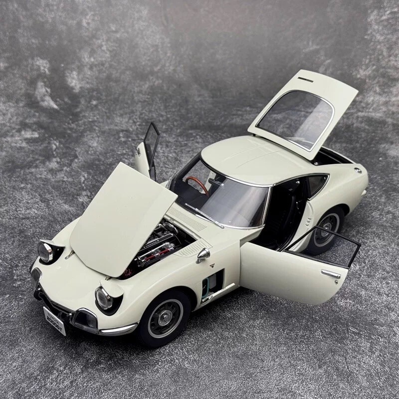 AUTOart 1:18 Toyota 2000GT 1967 Pegasus White – Nummerierte Erstauflage inkl. Zertifikat & Originalbox – Bild 4
