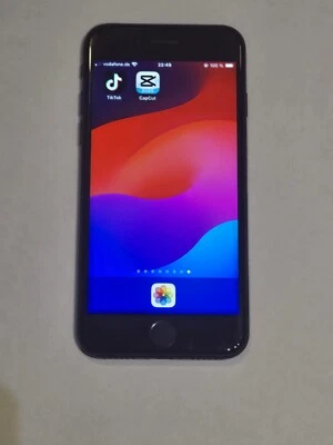 iPhone SE with TikTok and CapCut Pre-installed - Bild 1 von 4