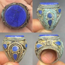 Raro anello grande unico in pietra di lapislazzuli in bronzo vicino orientale