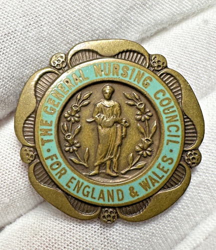 1965 GENERAL NURSING COUNCIL ENGLAND & WALES NUMBERED PIN BADGE N591
