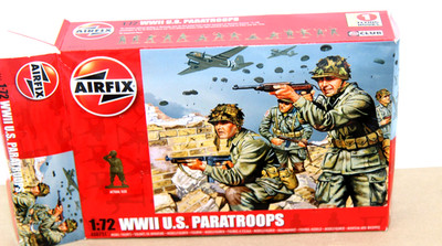 Airfix 1/72 WW II U.S. Paratroops A00751 Open Box