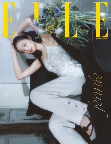 ELLE Korea August 2025 Magazine - JENNIE Cover Special Edition - Picture 13 of 13