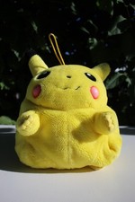 Grosse Peluche Pokemon Pikachu Range Pyjama nintendo