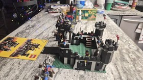 LEGO Castle: Black Monarch's Castle (6085) Extra parts! Complete w Instructions!