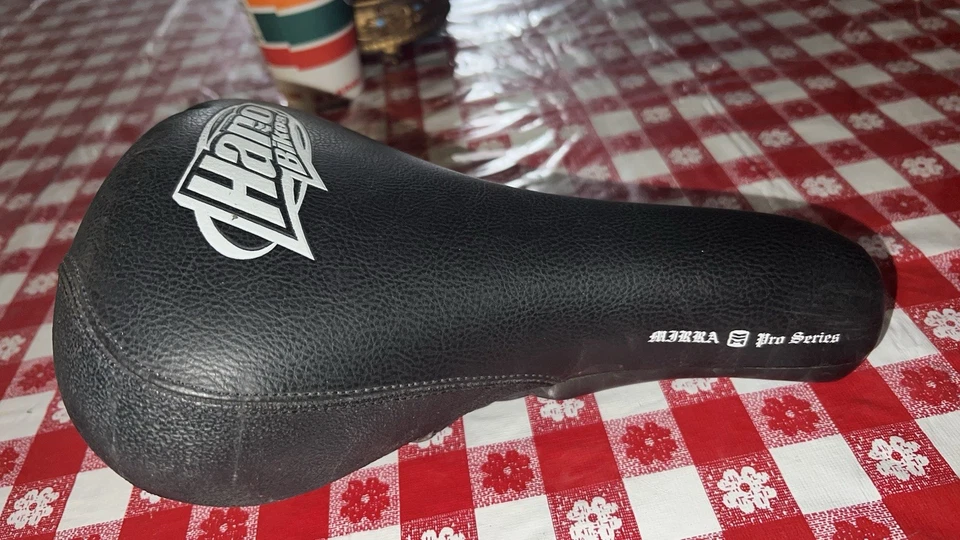 Sillín de asiento BMX Haro Mirra Pro Series años 2000 bicicleta estilo libre recortes Foto 4 de 4