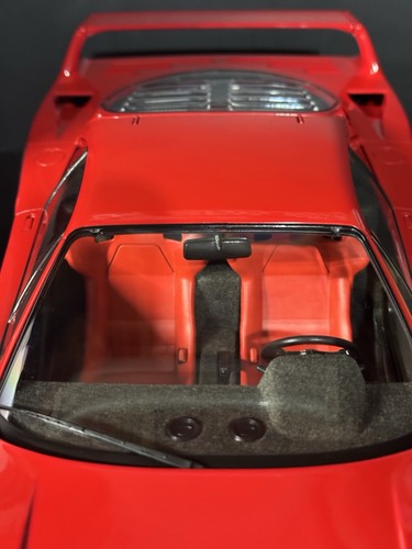 Ferrari F40 1987 1/12 Scale Diecast Model Car in Rosso Corsa by Norev - Picture 10 of 16