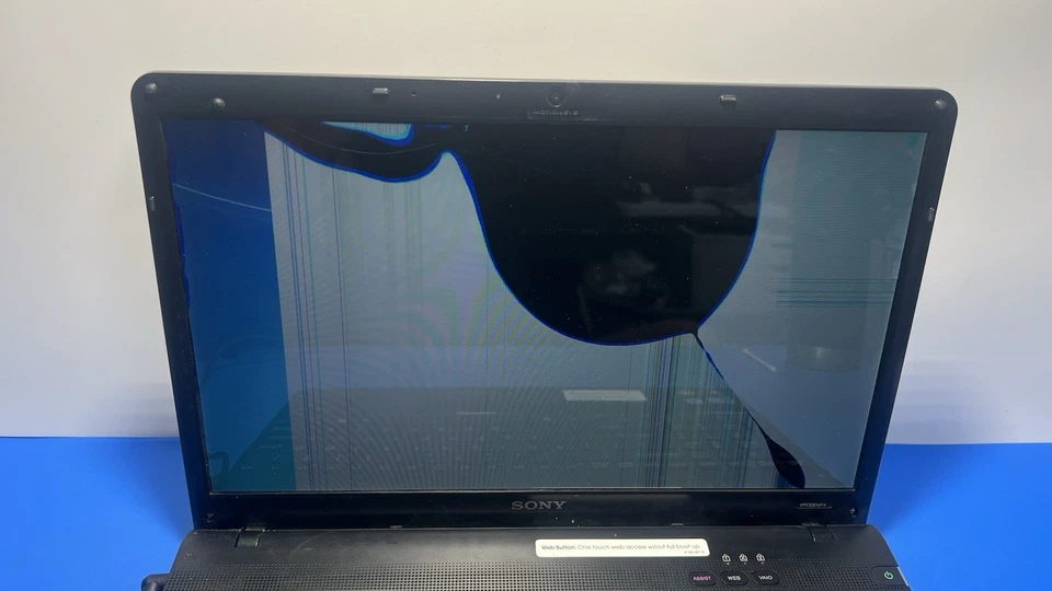 💻 Portátil Sony VAIO VPCEB14FX - Pantalla rota, caja original, sin batería Foto 2 de 4