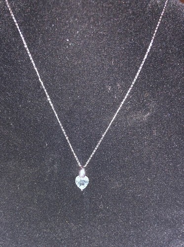 9ct White Gold 18 Inch Chain & White Gold Blue Topaz Heart Pendant -NEW RRP £120 - Picture 2 of 3